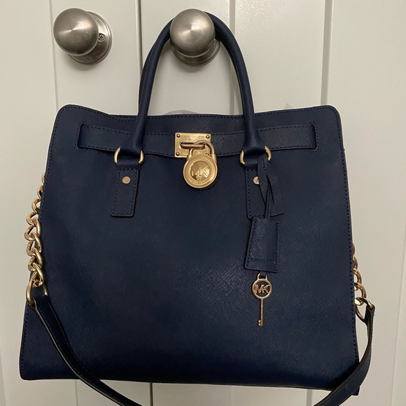 ❗️SOLD❗️Michael Kors Hamilton Large Tote, Navy - Picture 2 of 15